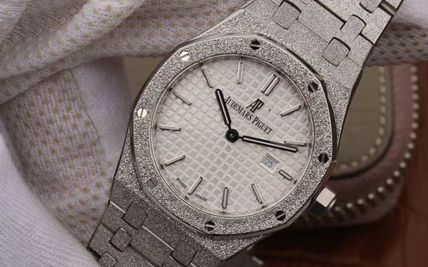 愛彼表殼破裂解決技巧詳解(緊急維修與保養指南)(圖) 愛彼表殼破裂解決技巧詳解(緊急維修與保養指南)(圖)