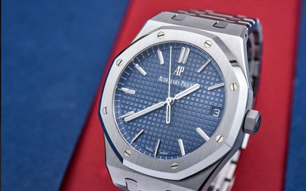 愛彼表殼有劃痕解決方法是什么（圖）