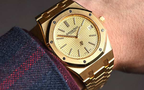 愛彼手表磕碰了怎么處理(圖) 愛彼手表磕碰了怎么處理(圖)